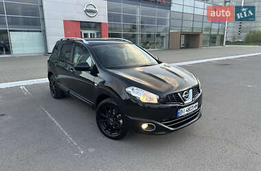 Позашляховик / Кросовер Nissan Qashqai+2 2011 в 