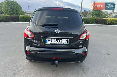 Позашляховик / Кросовер Nissan Qashqai+2 2011 в 