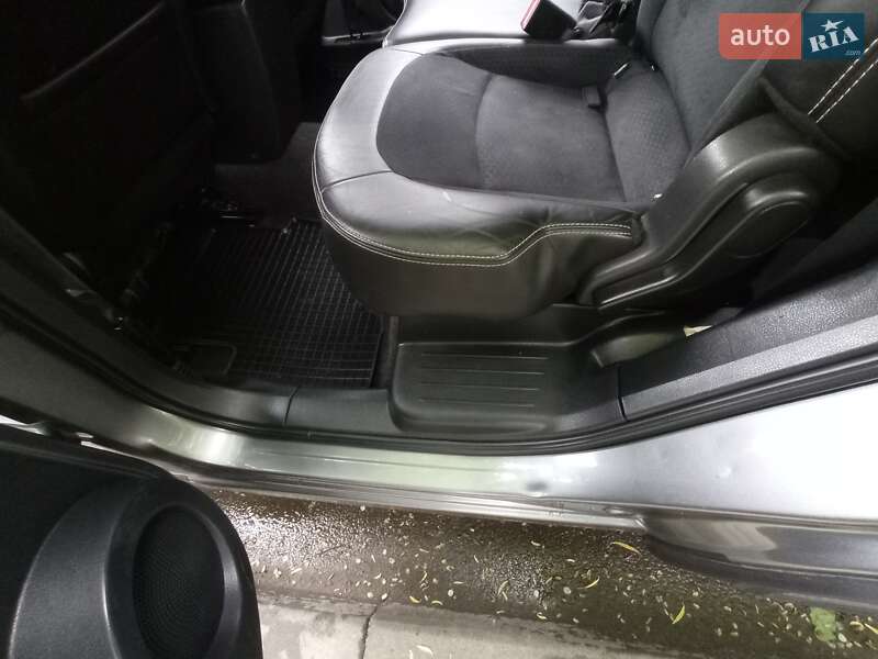 Позашляховик / Кросовер Nissan Qashqai+2 2013 в Івано-Франківську