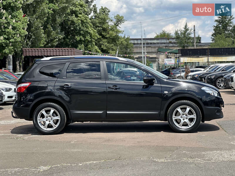 Позашляховик / Кросовер Nissan Qashqai+2 2010 в Києві