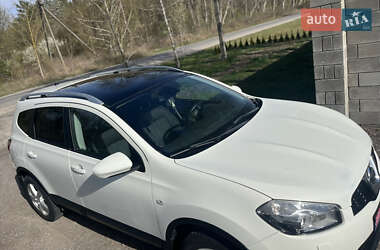 Внедорожник / Кроссовер Nissan Qashqai+2 2010 в 