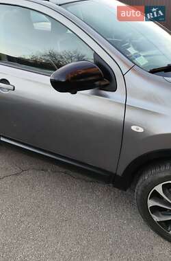 Внедорожник / Кроссовер Nissan Qashqai+2 2013 в 