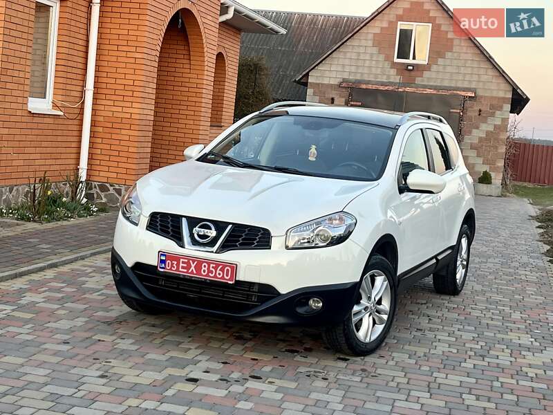 Позашляховик / Кросовер Nissan Qashqai+2 2012 в Володимирці