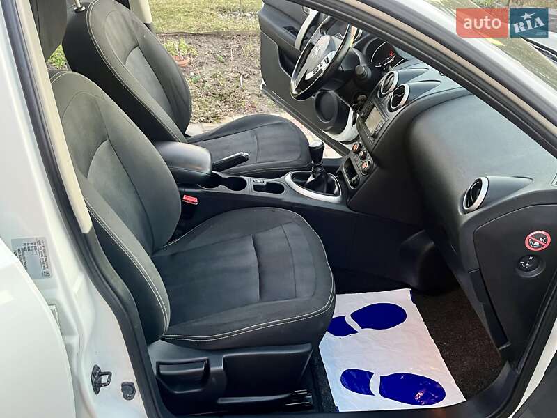 Позашляховик / Кросовер Nissan Qashqai+2 2012 в Володимирці