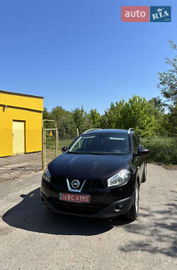 Позашляховик / Кросовер Nissan Qashqai+2 2011 в Хоролі