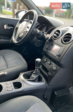 Внедорожник / Кроссовер Nissan Qashqai+2 2011 в 