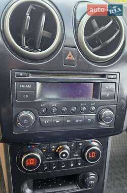 Внедорожник / Кроссовер Nissan Qashqai+2 2011 в 