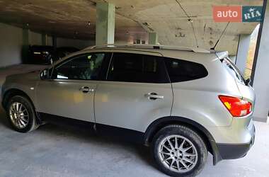 Внедорожник / Кроссовер Nissan Qashqai+2 2010 в 