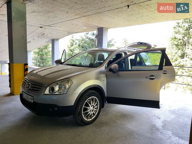Внедорожник / Кроссовер Nissan Qashqai+2 2010 в Микуличине