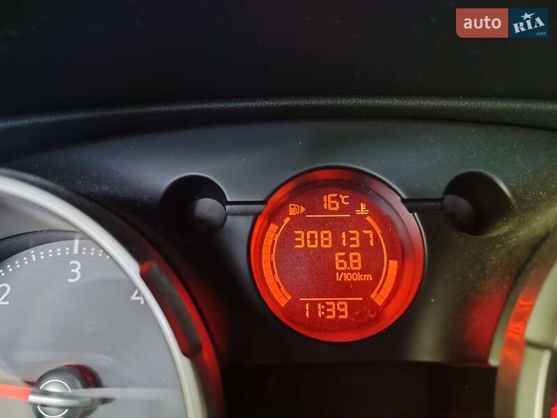 Внедорожник / Кроссовер Nissan Qashqai+2 2010 в Микуличине