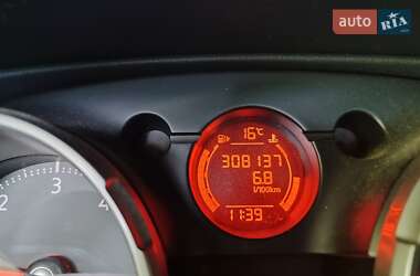 Внедорожник / Кроссовер Nissan Qashqai+2 2010 в 