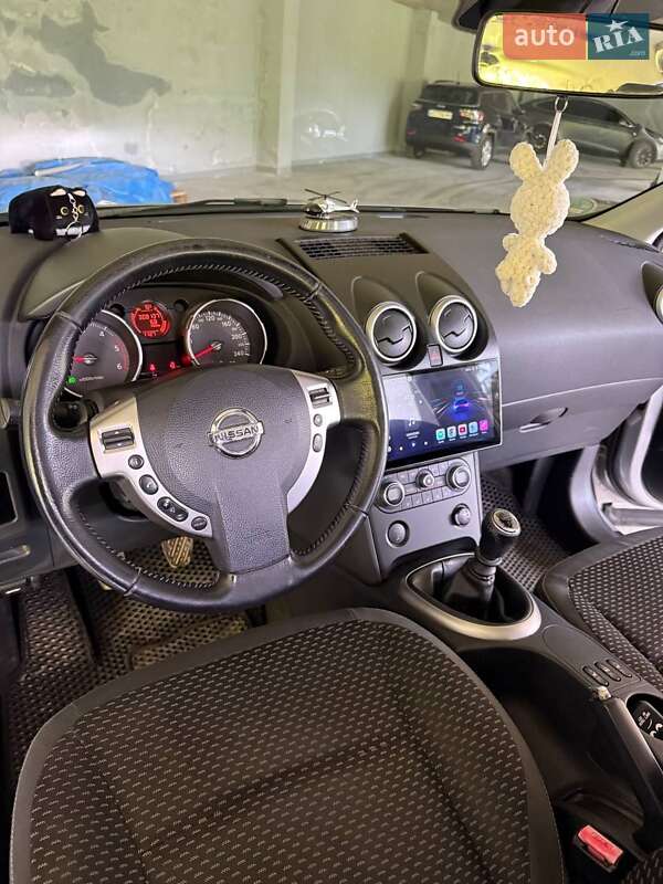 Внедорожник / Кроссовер Nissan Qashqai+2 2010 в Микуличине