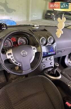 Внедорожник / Кроссовер Nissan Qashqai+2 2010 в 