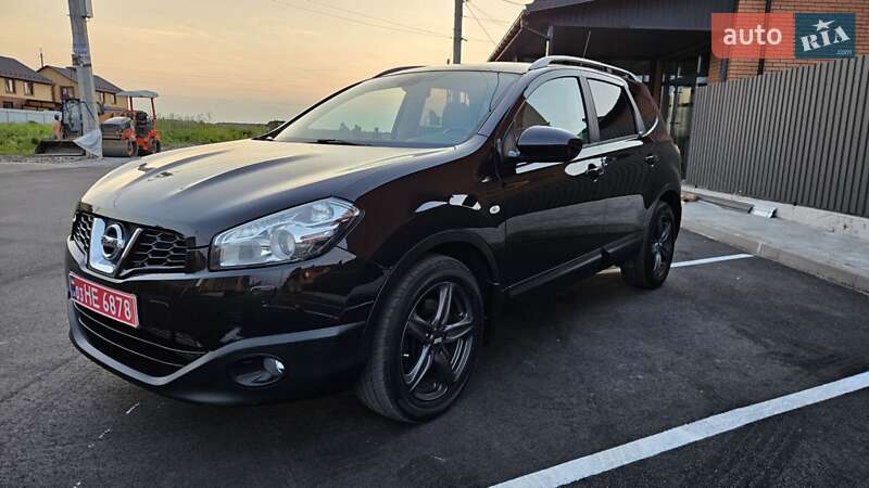 Позашляховик / Кросовер Nissan Qashqai+2 2011 в Вінниці