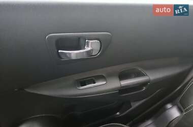 Внедорожник / Кроссовер Nissan Qashqai+2 2010 в 