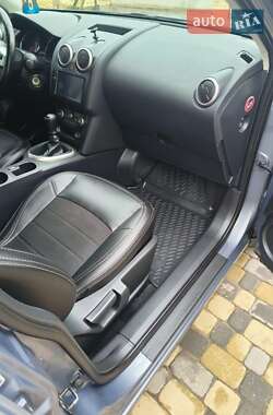 Внедорожник / Кроссовер Nissan Qashqai+2 2010 в 