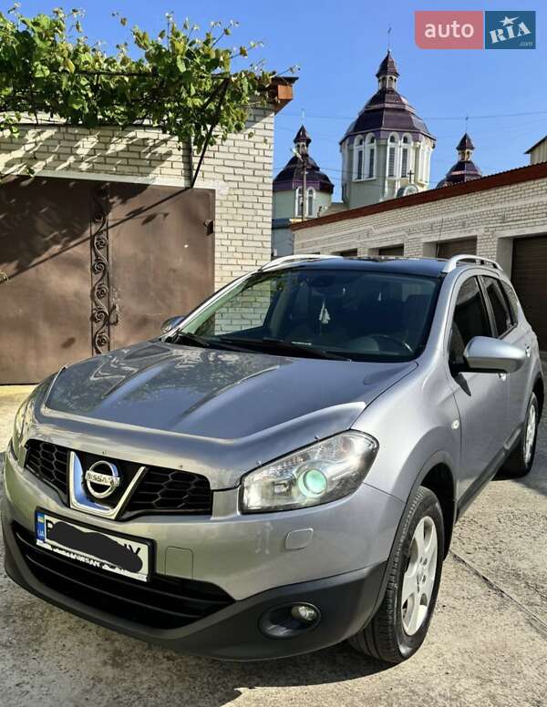 Позашляховик / Кросовер Nissan Qashqai+2 2011 в Самборі фото 12 Позашляховик / Кросовер Nissan Qashqai+2 2011 в Самборі