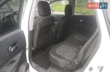 Внедорожник / Кроссовер Nissan Qashqai+2 2011 в 