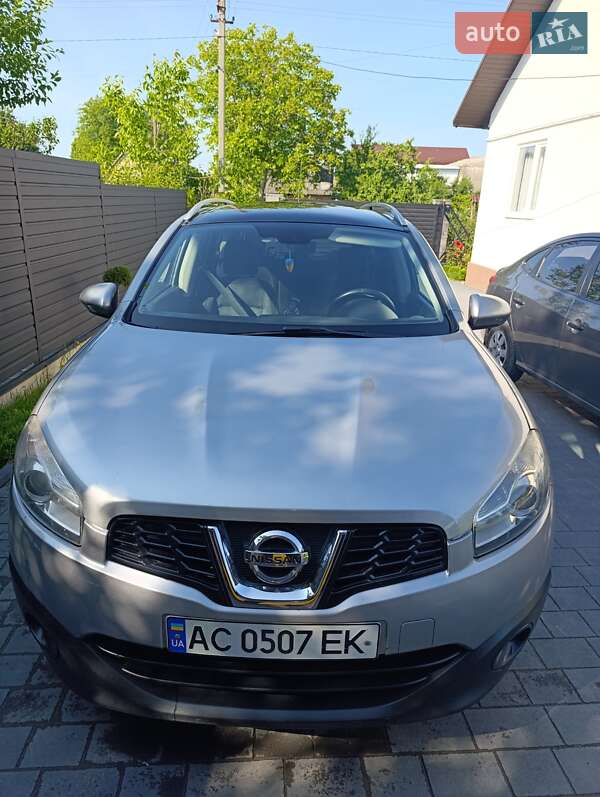 Nissan Qashqai+2 2010