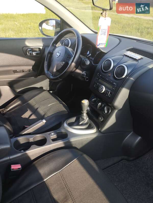 Внедорожник / Кроссовер Nissan Qashqai+2 2011 в Старой Выжевке