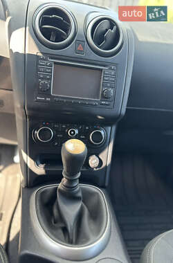 Внедорожник / Кроссовер Nissan Qashqai+2 2012 в 