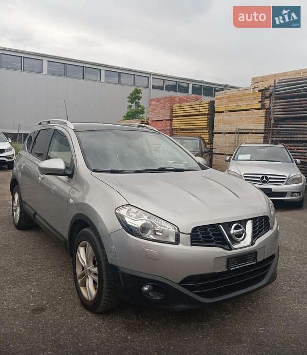 Внедорожник / Кроссовер Nissan Qashqai+2 2010 в 