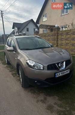 Позашляховик / Кросовер Nissan Qashqai+2 2011 в Хорошеві