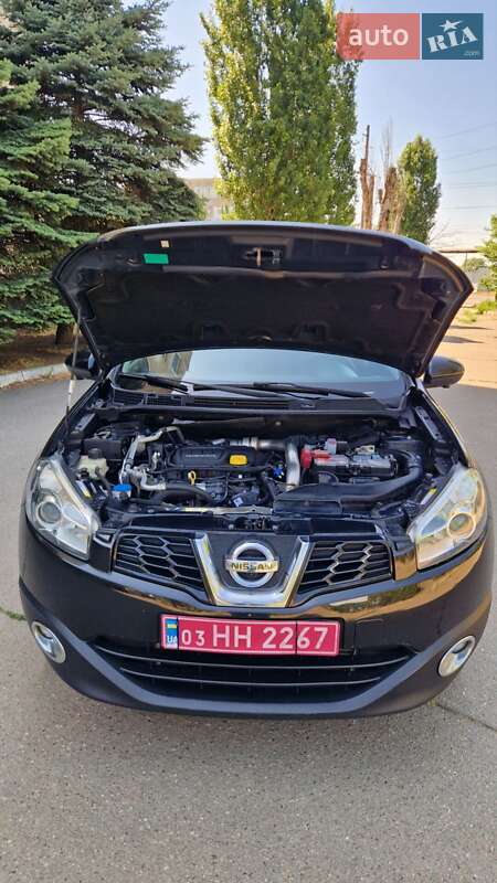Позашляховик / Кросовер Nissan Qashqai+2 2012 в Миколаєві