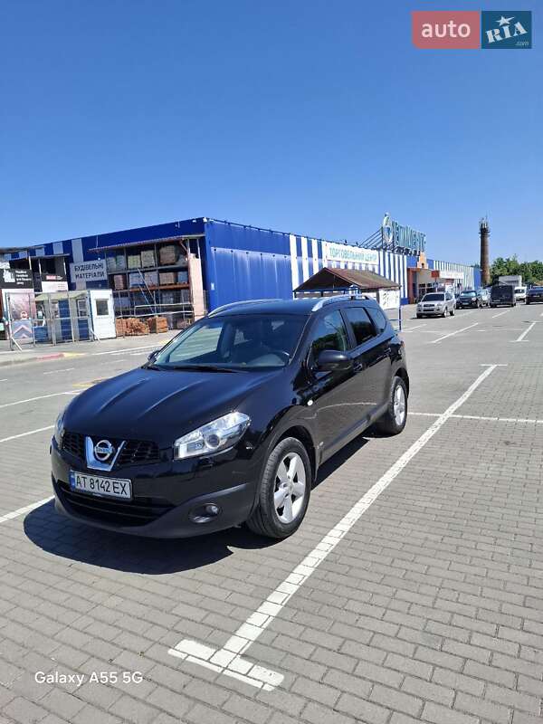 Nissan Qashqai+2 2010