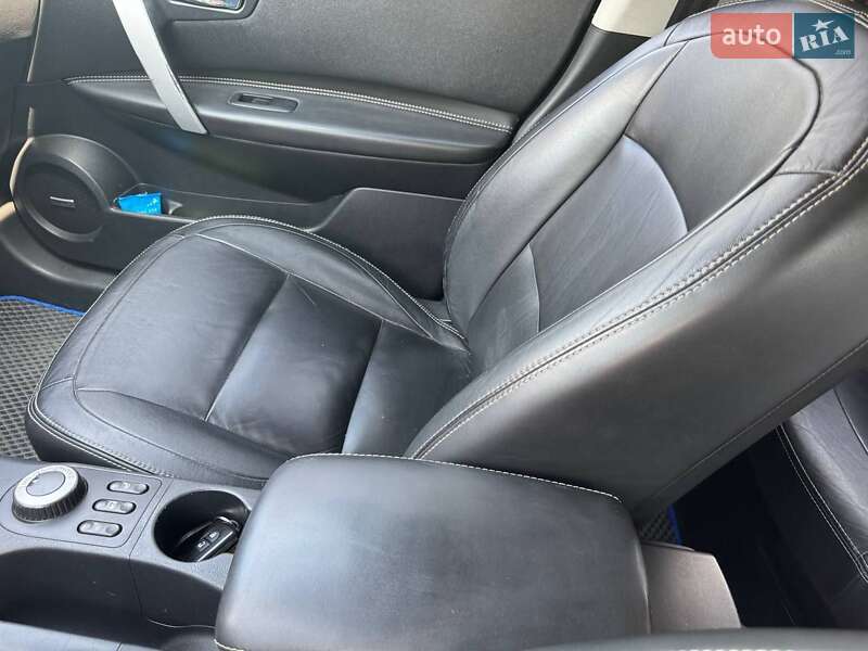 Внедорожник / Кроссовер Nissan Qashqai+2 2011 в Луцке