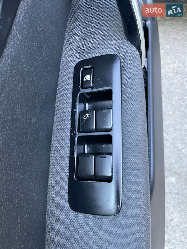 Позашляховик / Кросовер Nissan Qashqai+2 2011 в Рівному