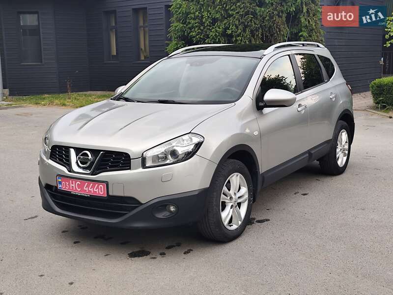 Nissan Qashqai+2 2011