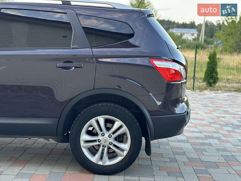 Позашляховик / Кросовер Nissan Qashqai+2 2010 в Івано-Франківську