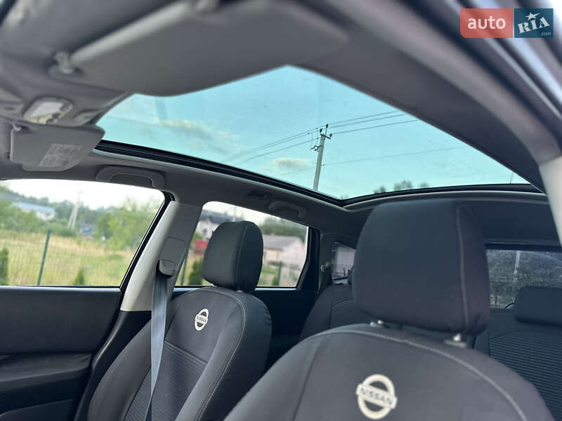 Позашляховик / Кросовер Nissan Qashqai+2 2010 в Івано-Франківську