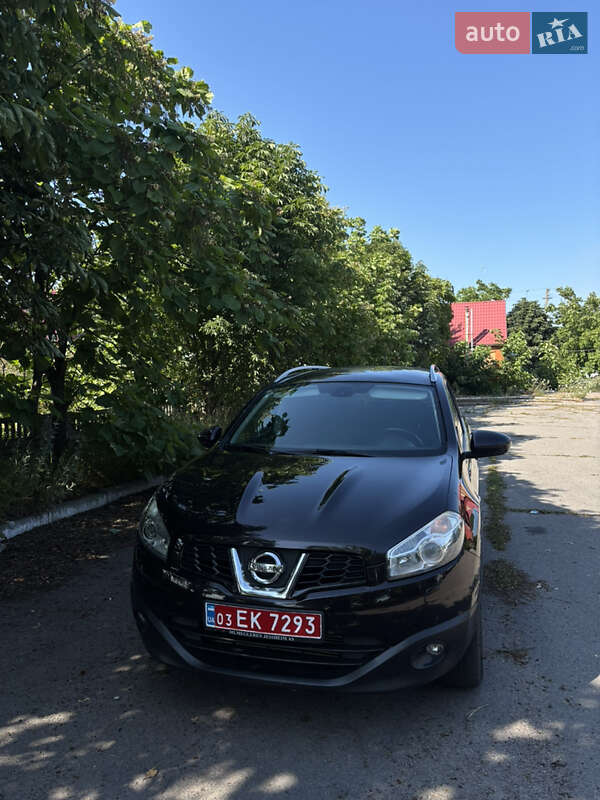 Nissan Qashqai+2 2011