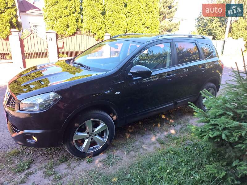 Позашляховик / Кросовер Nissan Qashqai+2 2010 в Луцьку