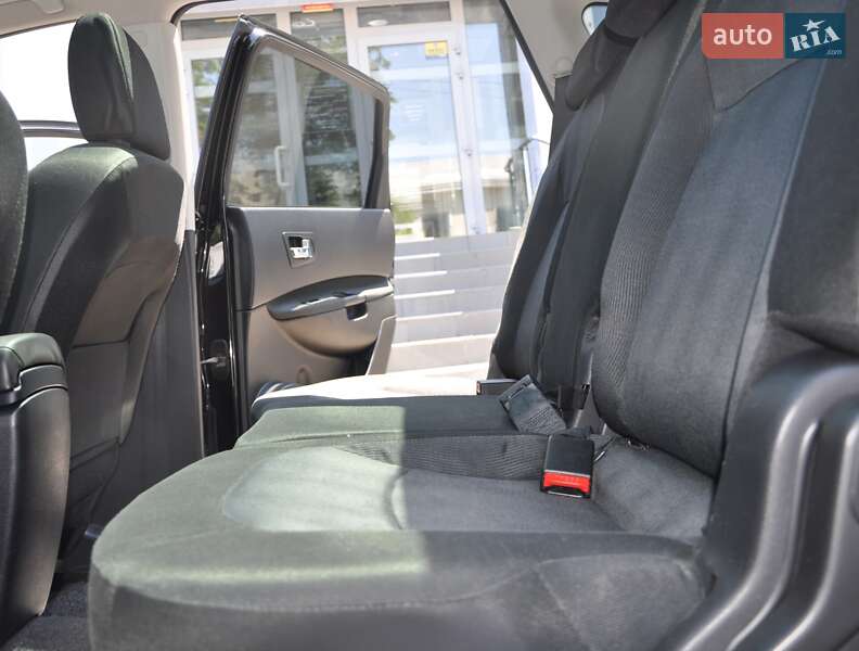 Внедорожник / Кроссовер Nissan Qashqai+2 2010 в Одессе