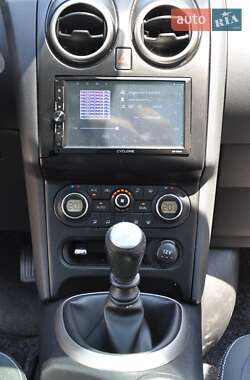 Внедорожник / Кроссовер Nissan Qashqai+2 2010 в 