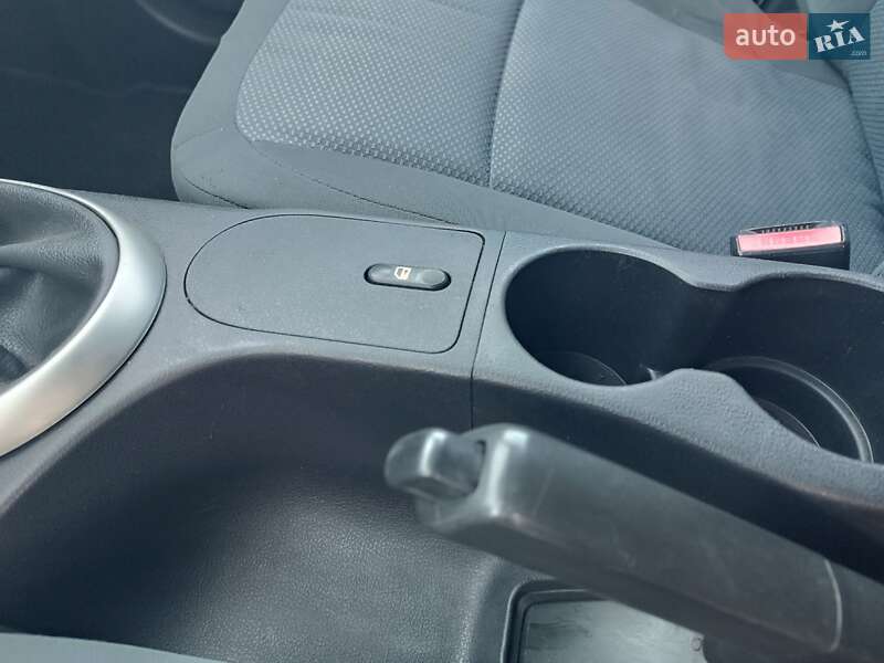 Позашляховик / Кросовер Nissan Qashqai+2 2010 в Луцьку