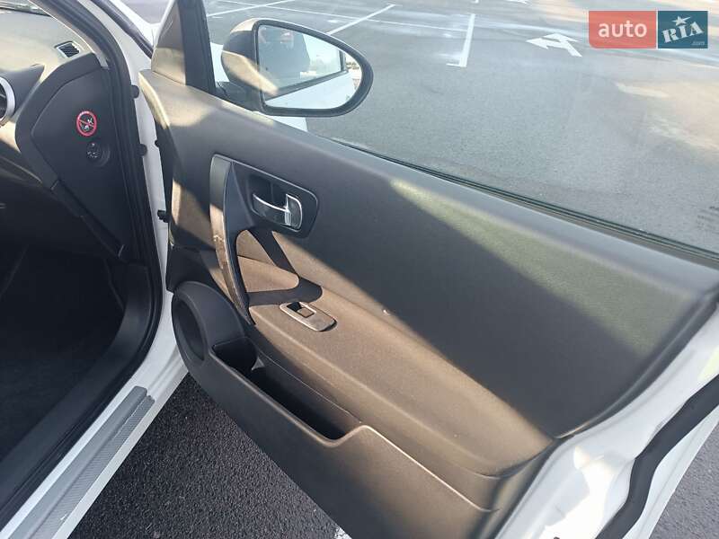 Позашляховик / Кросовер Nissan Qashqai+2 2010 в Луцьку