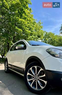 Внедорожник / Кроссовер Nissan Qashqai+2 2011 в 