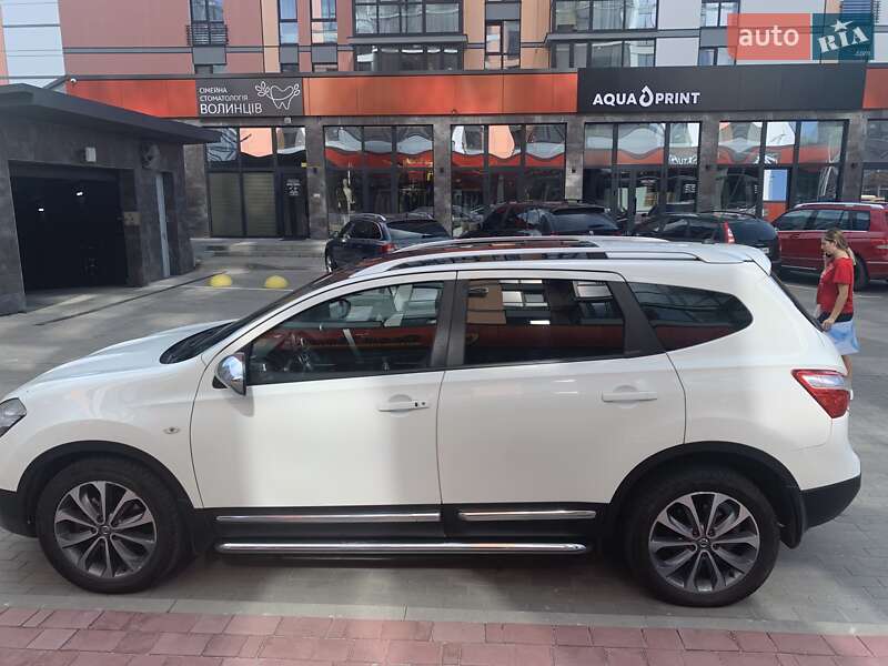 Внедорожник / Кроссовер Nissan Qashqai+2 2011 в 