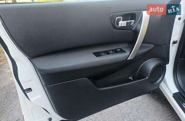 Внедорожник / Кроссовер Nissan Qashqai+2 2010 в 