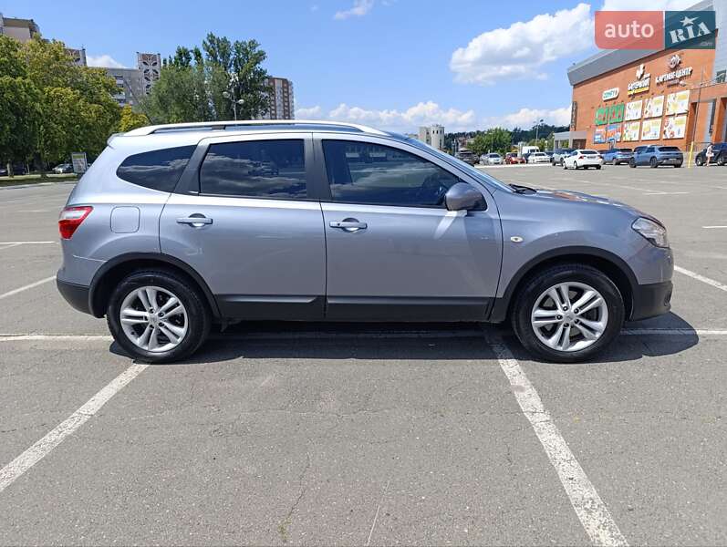 Внедорожник / Кроссовер Nissan Qashqai+2 2010 в Киеве