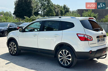 Позашляховик / Кросовер Nissan Qashqai+2 2011 в 