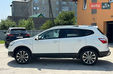 Позашляховик / Кросовер Nissan Qashqai+2 2011 в 