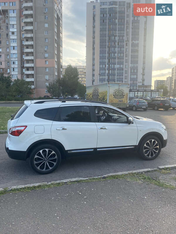 Внедорожник / Кроссовер Nissan Qashqai+2 2011 в Черкассах
