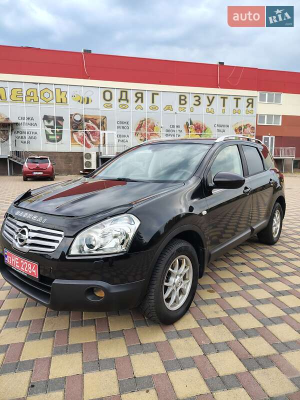 Nissan Qashqai+2 2010