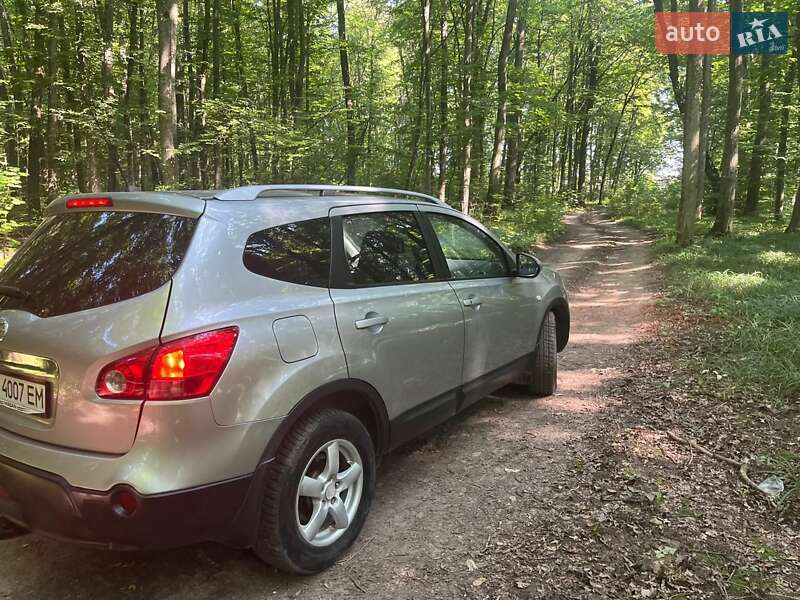 Внедорожник / Кроссовер Nissan Qashqai+2 2009 в Чорткове