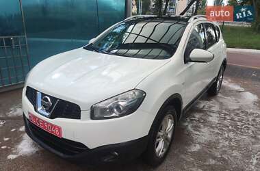 Позашляховик / Кросовер Nissan Qashqai+2 2011 в Києві